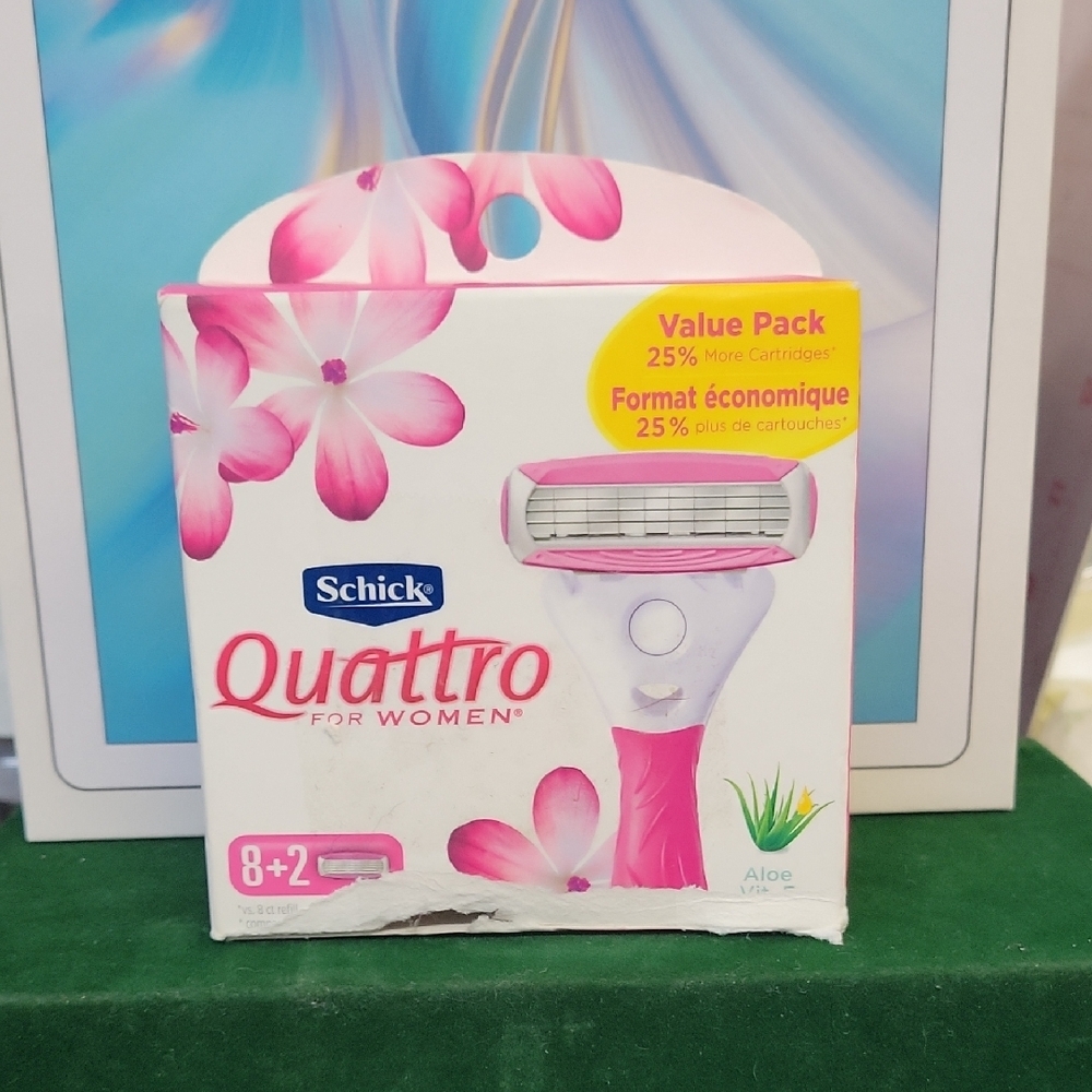 Schick Quattro for Women Razor 8+2 Blades New Box